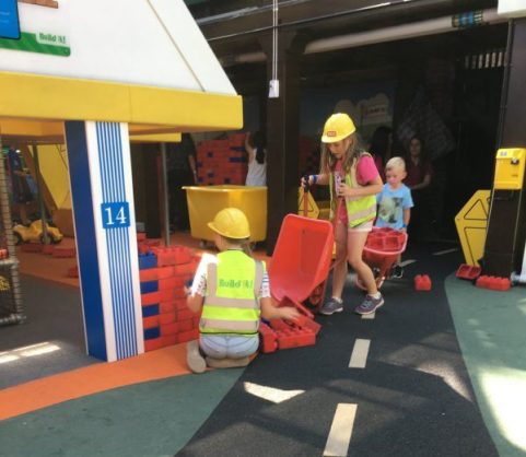 Buzymum - The kids building in the Discovery Centre
