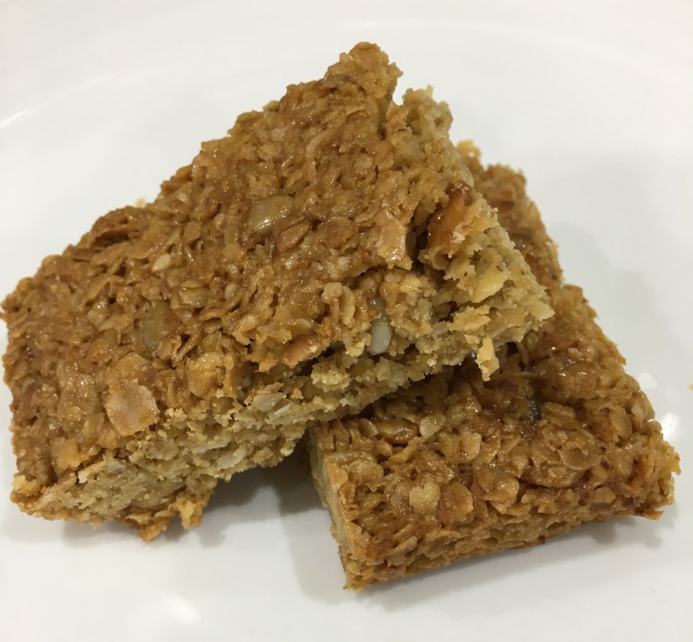 Buzymum - Basic flapjacks ready to serve