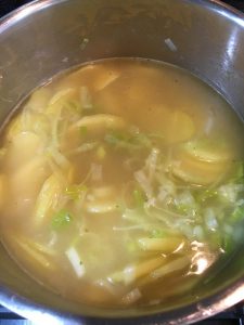 Buzymum - Leek and potato soup cooking