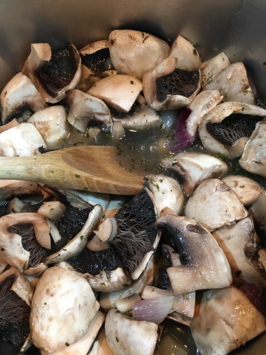 Buzymum - Mushrooms added to the hot stock