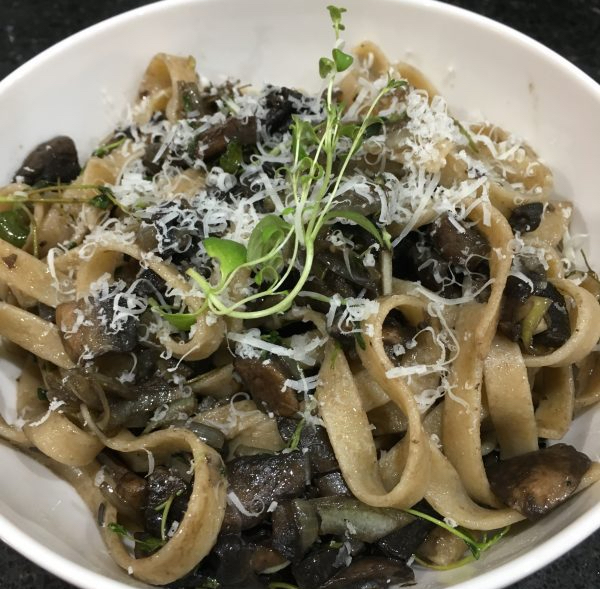 Buzymum - Mushroom and thyme tagliatelle pasta, ready to serve