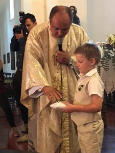 Buzymum - The Boy holding the rings