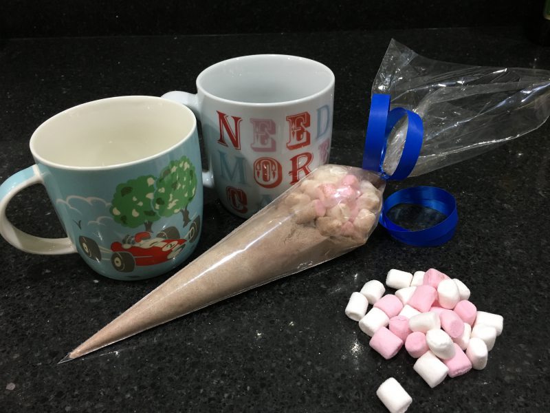 Buzymum - Hot chocolate and mug party gift